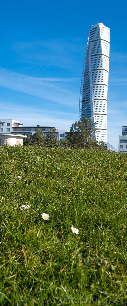 Turning torso building